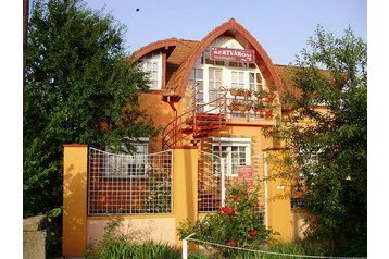 Венгрия Privát Orosháza, Экстерьер